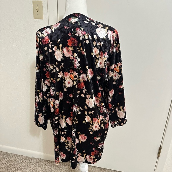 Do Everything in Love Women’s Floral Velvet Boho Kimono One size - Picture 4 of 8